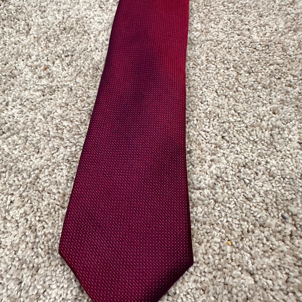 Tommy Hilfiger burgundy silk tie
